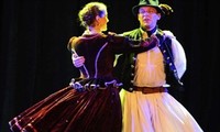 Hungarian folk dances charm Vietnamese audiences