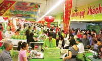 Vietnamese retailers better themselves for integration and development