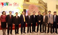 Chairman Hung pays Tet visits