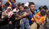 EC proposes extra 1.7 billion euros for migrant crisis