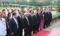 Party, State leaders pay tribute to President Ho Chi Minh