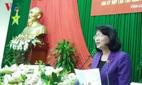 Vice President meets voters in Vinh Long 