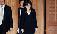 Japan Defense Minister visits Yasukuni Shrine