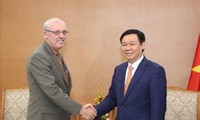 Deputy PM welcomes US public policy professor