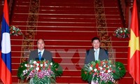  Lao PM hails development of Vietnam-Laos ties