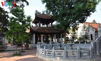 Traditional and French-style architecture in Cu Da village