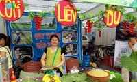 Me Tri green sticky rice, a specialty of Hanoi