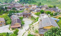 Developing tourism helps ethnic people in Dong Van Karst Plateau escape poverty