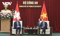 Minister of Public Security hopes for broader co-operation from Switzerland