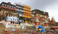 Life on the banks of the Ganges River