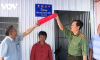 An Giang speeds up the removal of makeshift and dilapidated houses