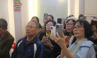 Some of the elderly are trying to keep up with digital transformation