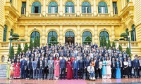 Vice President calls on Vietnamese intellectuals to jointly develop the country