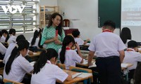Turning English into real-world experiences: inspiring story of teacher Do Uyen