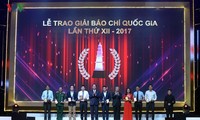 Toàn cảnh Lễ trao Giải Báo chí Quốc gia lần thứ 12 - 2017