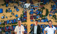 Phi công Drone đổ về miền Bắc trinh sát, thả hàng tấn hàng cứu trợ, cứu sống người bị lật thuyền trong đêm