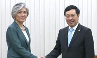 Pham Binh Minh rencontre les ministres japonais et sud-coréenne des Affaires étrangères