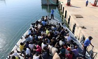 Libye: 300 migrants secourus au large de Tripoli