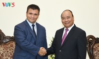 Nguyen Xuan Phuc reçoit Pavlo Klimkin et Maite Nkoana Mashabane