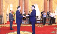 Le président Tran Dai Quang reçoit les ambassadeurs étrangers