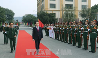 Trân Dai Quang visite le commandement de la 1ère zone militaire