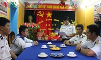 Tet traditionnel : visite aux soldats cantonnés sur l’archipel de Truong Sa