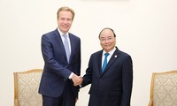 Nguyên Xuân Phuc rencontre le président du Forum économique mondial