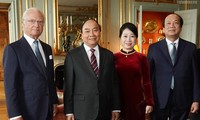 Nguyên Xuân Phuc rencontre le roi de Suède Charles XVI Gustav