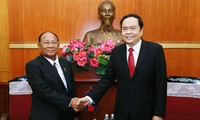 Heng Samrin reçu par Trân Thanh Mân