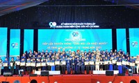 Remise du prix Ly Tu Trong à 98 cadres exemplaires de l’Union de la jeunesse communiste Hô Chi Minh