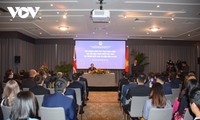 Pham Minh Chinh rencontre des Vietnamiens au Royaume-Uni et en Irlande