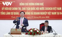 Vuong Dinh Huê rencontre les entreprises de quatre provinces laotiennes