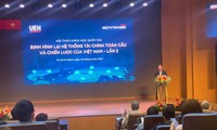 Colloque sur le remodelage du système financier mondial et la stratégie du Vietnam