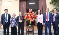 Célébrations de la Journée des enseignants vietnamiens