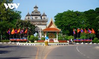 Vientiane rực rỡ cờ hoa trước thềm chuyến thăm Lào của Chủ tịch nước Nguyễn Xuân Phúc