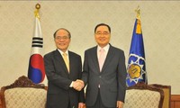 フン国会議長、韓国の首相と会見