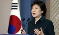 韓国大統領 「過去癒やす勇気を」