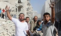 化学兵器の国連調査団が出国へ、軍事介入必至のシリア情勢 