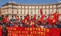 イタリアで反緊縮デモ＝警察、デモ隊の暴徒化警戒