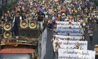タイが2月2日に総選挙実施、選管の延期要請押し切る