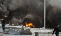 シリア「たる爆弾」投下　４６人死亡