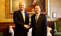 越英、戦略的パートナー関係の強化に