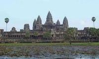 ベトナム人のカンボジア観光急増