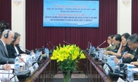 越米労働対話が行われる