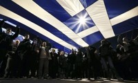 ギリシャ危機、瀬戸際回避　ＥＵ、「緊縮策継続」盛り込む
