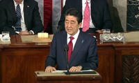 日本首相が米議会で演説 