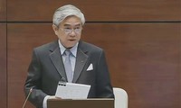  国会で質疑応答が続く
