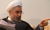 難航するイラン核協議、双方に不信　期限を再延長