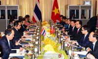 ベトナムとタイ首相、会談に臨む