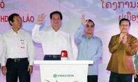 ズン首相、ラオスを訪問